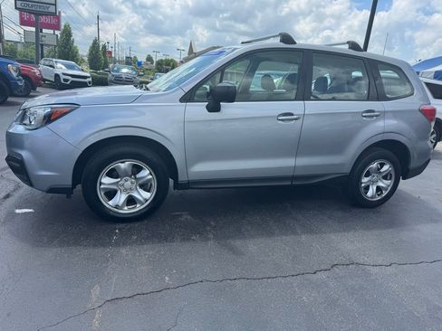 Used 2018 Subaru Forester 2.5i AWD/4WD image 2