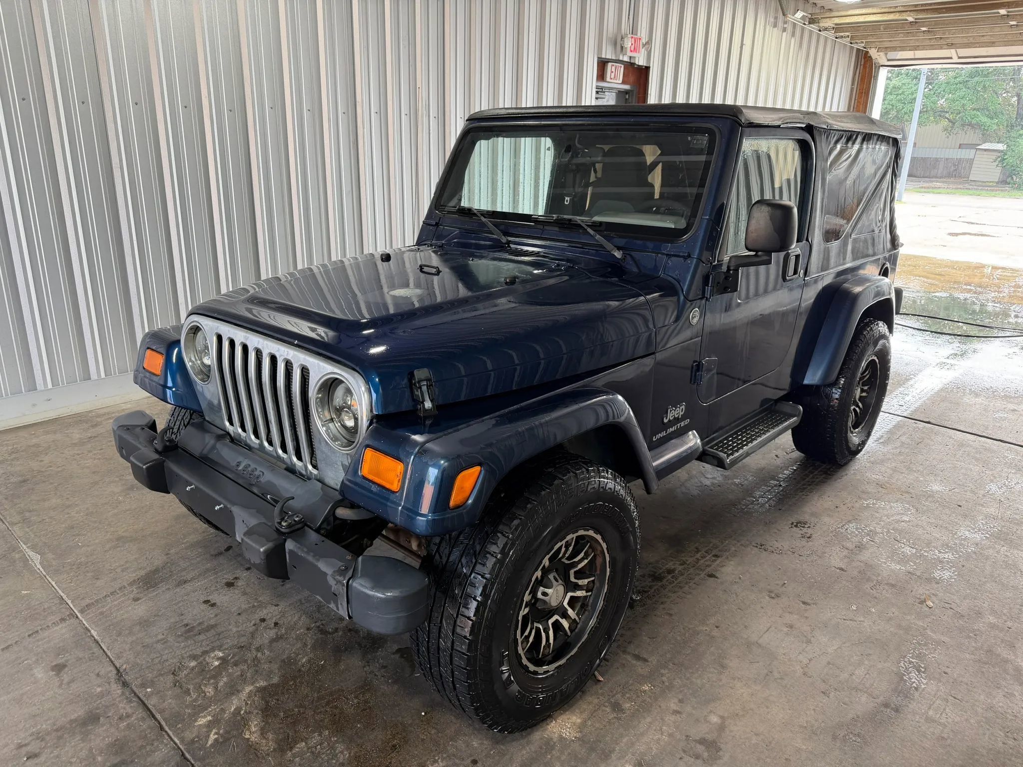 Used 2005 Jeep Wrangler Unlimited AWD/4WD image 1