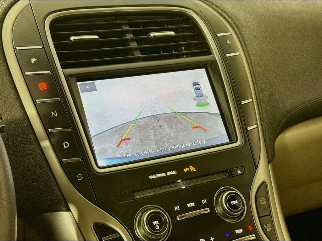 Used 2019 Lincoln Nautilus Premier AWD/4WD image 15