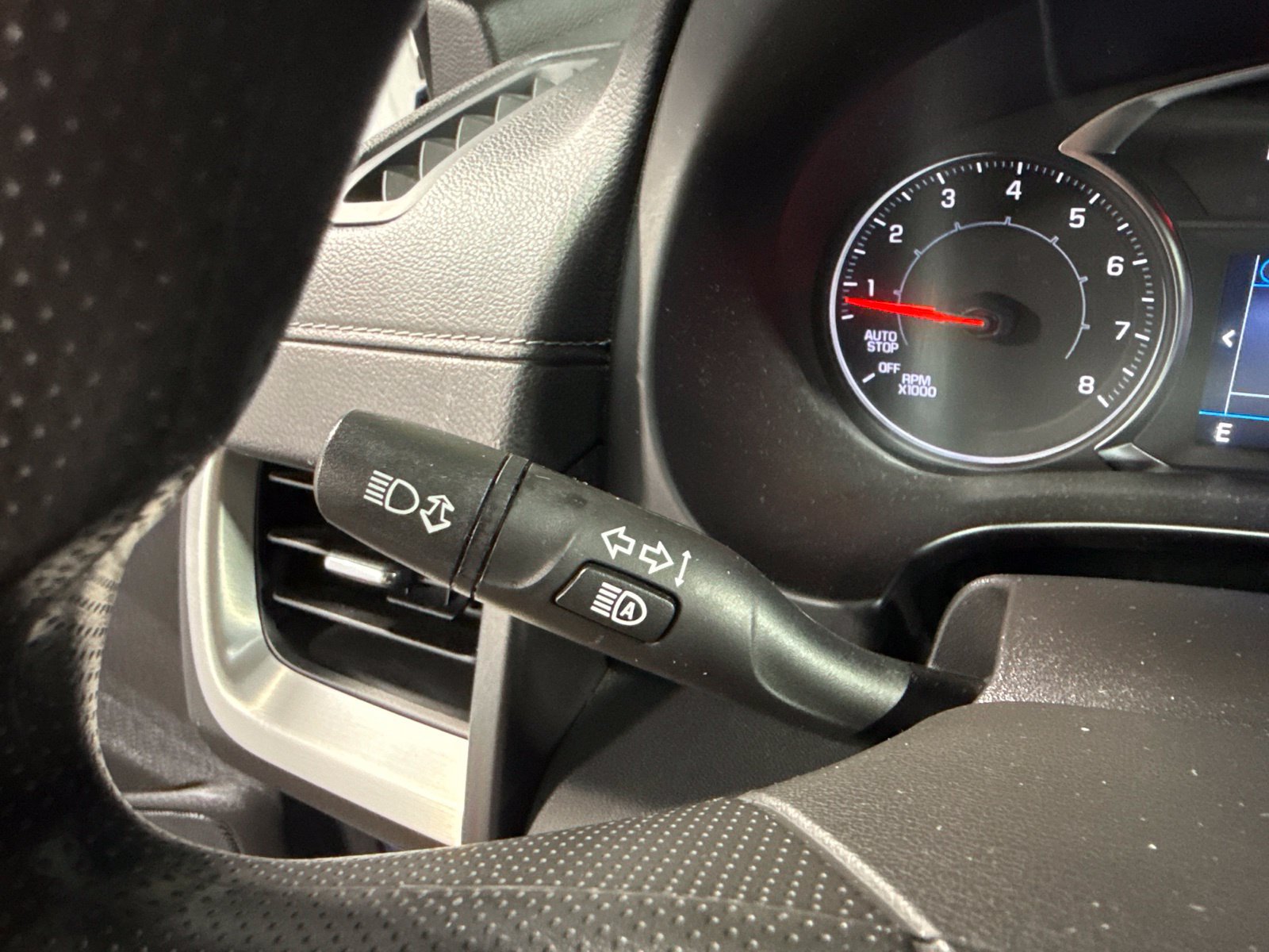 Used 2024 GMC Terrain SLE FWD image 32