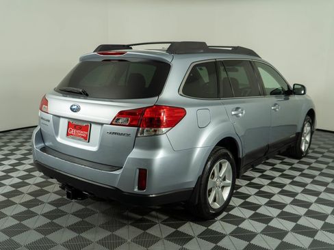 Used 2013 Subaru Outback 2.5i Premium w/ All-Weather Pkg image 6