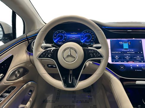 Used 2023 Mercedes-Benz EQS 580 4MATIC Sedan image 3