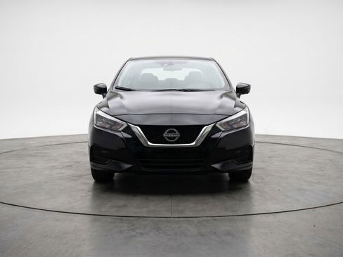 Used 2025 Nissan Versa SV FWD image 2