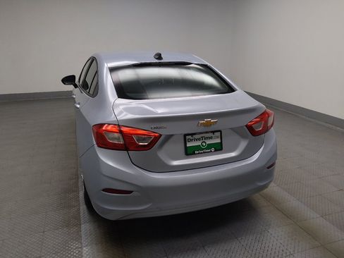 Used 2017 Chevrolet Cruze LS FWD image 6