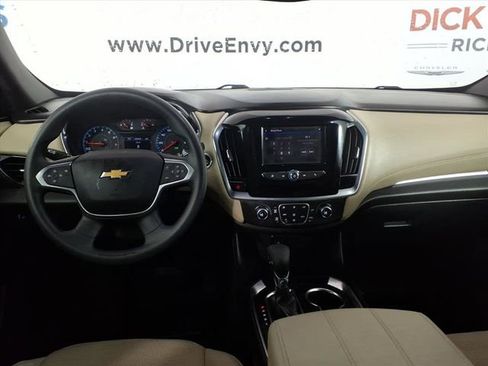 Used 2022 Chevrolet Traverse LS image 13