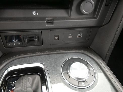 Used 2023 Nissan Armada SL w/ Midnight Edition Package RWD image 16