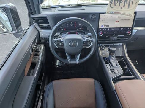 Used 2024 Lexus GX 550 w/ Accessory Package (2T) AWD/4WD image 20