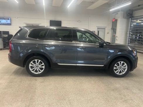 Used 2022 Kia Telluride LX AWD/4WD image 4