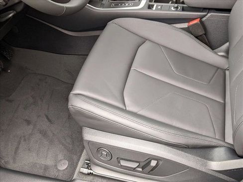 Certified 2025 Audi Q3 2.0T Premium w/ Convenience Package image 4