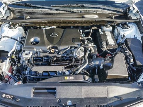 Used 2022 Toyota Camry LE image 27