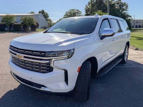Used 2023 Chevrolet Suburban Premier RWD image 10