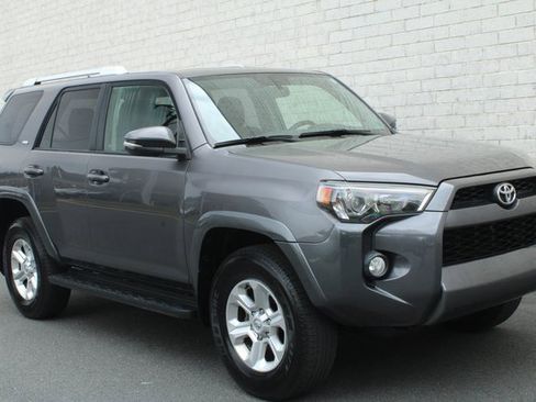 Used 2015 Toyota 4Runner SR5 Premium image 2