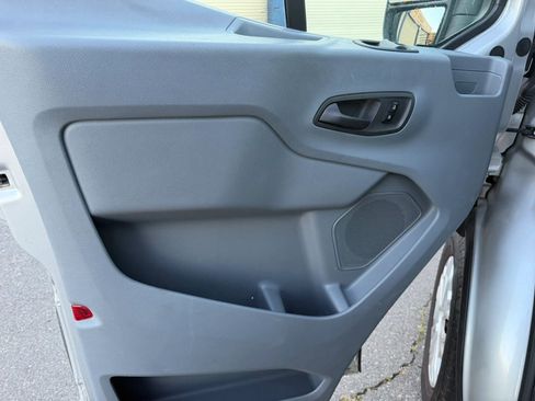 Used 2017 Ford Transit 350 XL image 9