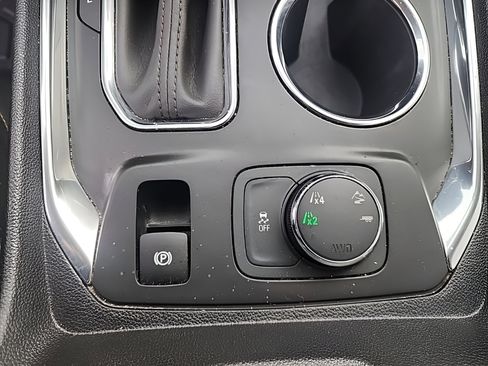 Used 2018 Chevrolet Traverse LT image 21