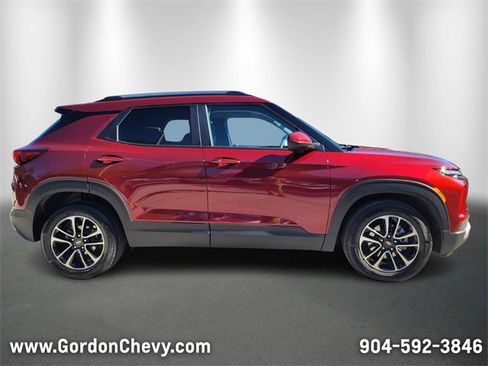 Used 2025 Chevrolet TrailBlazer LT image 7