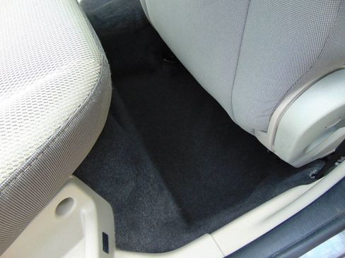Used 2013 Ford Focus SE FWD image 17