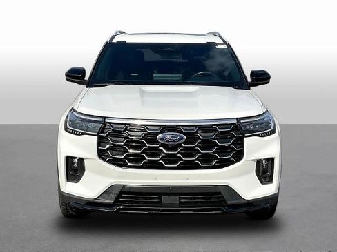 Certified 2025 Ford Explorer Platinum w/ Ultimate Package AWD/4WD image 2