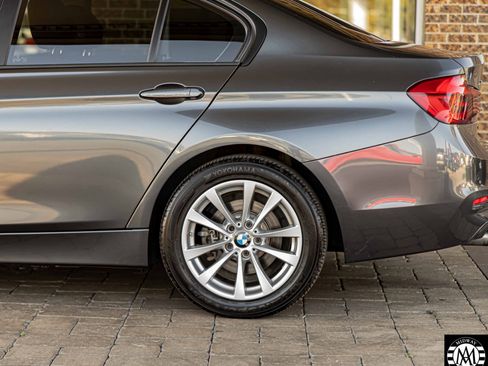 Used 2017 BMW 320i xDrive Sedan image 7
