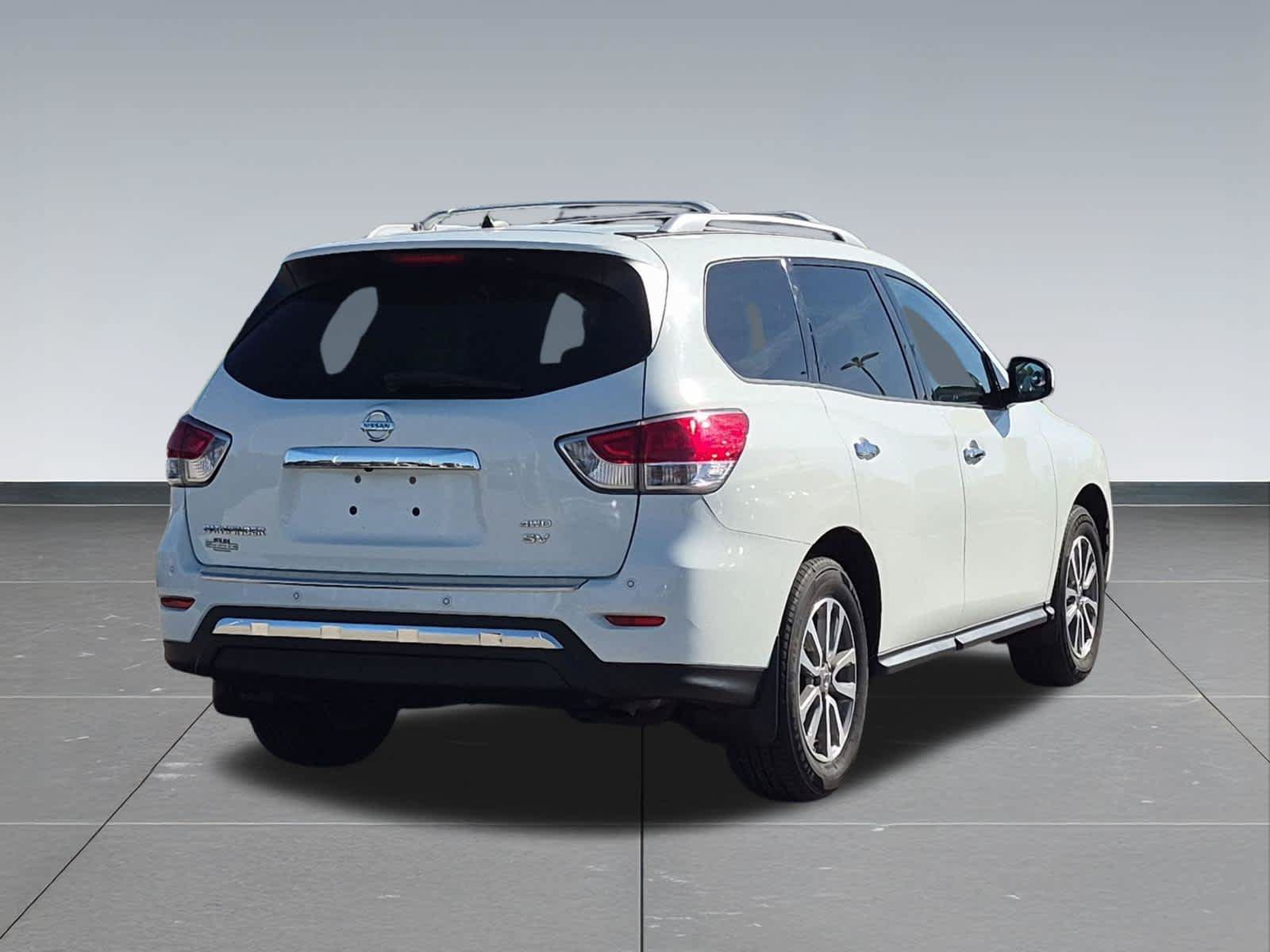 Used 2016 Nissan Pathfinder SV AWD/4WD image 5