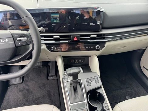 New 2026 Kia Sportage EX image 16