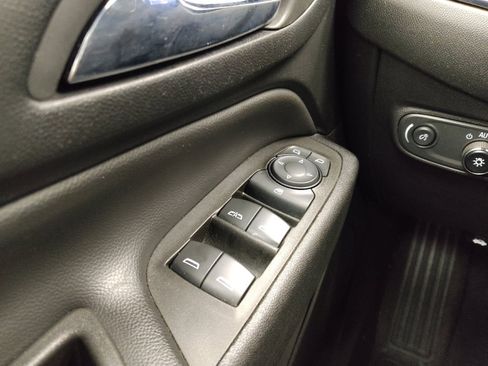 Used 2023 Chevrolet Equinox LT AWD/4WD image 27