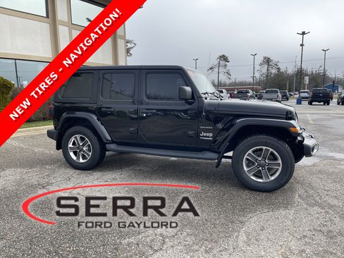 Used 2018 Jeep Wrangler Unlimited Sahara w/ Uconnect 4C Nav & Sound Group AWD/4WD image 1