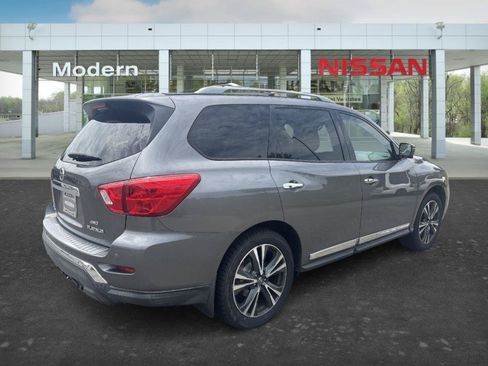 Used 2017 Nissan Pathfinder Platinum AWD/4WD image 5