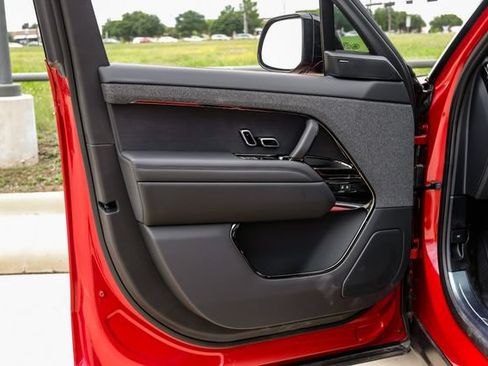 Used 2025 Land Rover Range Rover Sport AWD/4WD image 51