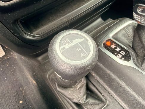 Used 2023 Jeep Wrangler Unlimited Sport AWD/4WD image 22