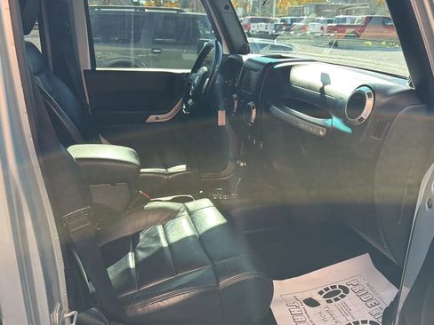 Used 2012 Jeep Wrangler Unlimited Sahara w/ Connectivity Group image 13