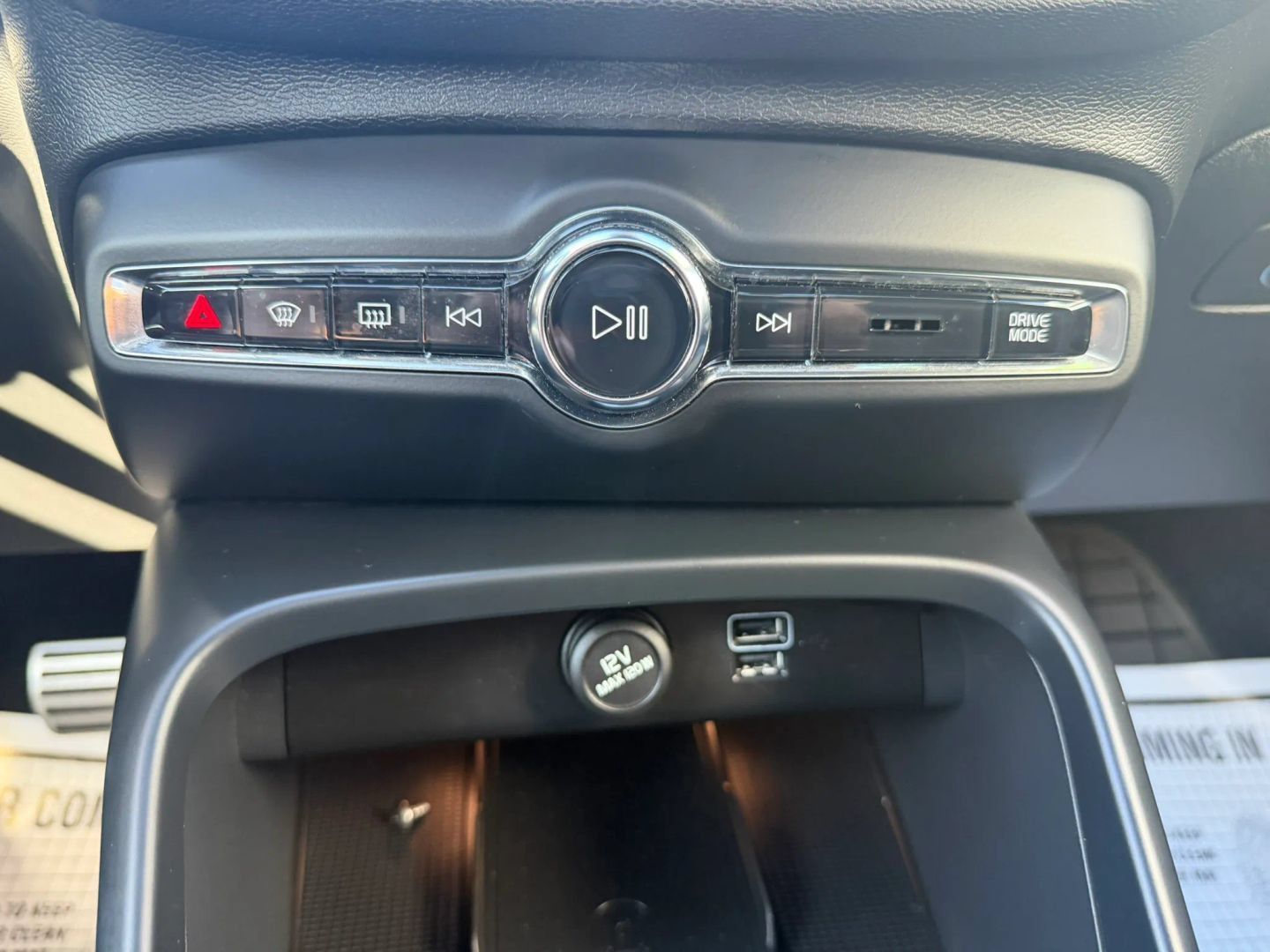 Used 2019 Volvo XC40 T5 R-Design AWD/4WD image 27