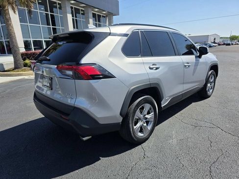 Used 2022 Toyota RAV4 XLE image 3