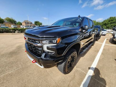 Used 2023 Chevrolet Silverado 1500 ZR2 w/ Technology Package AWD/4WD image 3