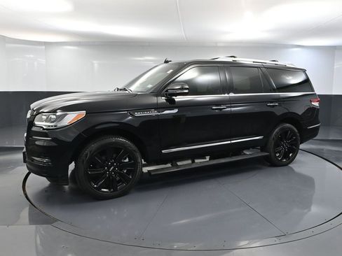 Used 2024 Lincoln Navigator Reserve w/ Equipment Group 201A image 11