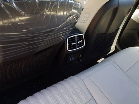 Certified 2025 Genesis G70 2.5T w/ Sport Prestige Package image 20