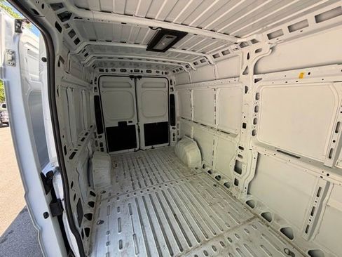 Used 2025 RAM ProMaster 2500 w/ Convenience Group FWD image 24