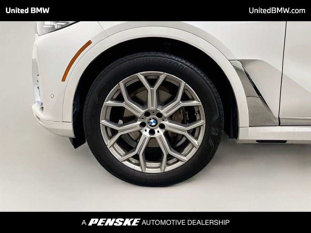 Used 2022 BMW X7 xDrive40i w/ Premium Package AWD/4WD image 9