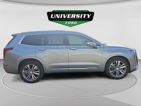 Used 2025 Cadillac XT6 Premium Luxury AWD/4WD image 2