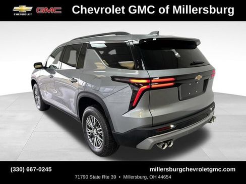 Used 2025 Chevrolet Traverse LT FWD image 8
