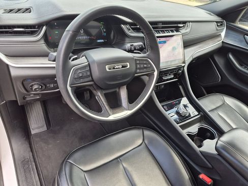 Used 2024 Jeep Grand Cherokee Limited 4xe AWD/4WD image 12