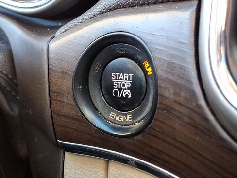 Certified 2015 Jeep Grand Cherokee Overland image 24