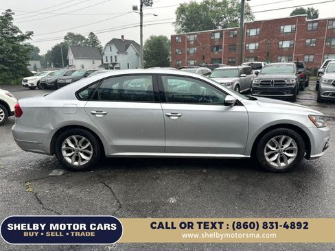 Used 2018 Volkswagen Passat 2.0T S w/ Driver Assistance Package FWD image 4