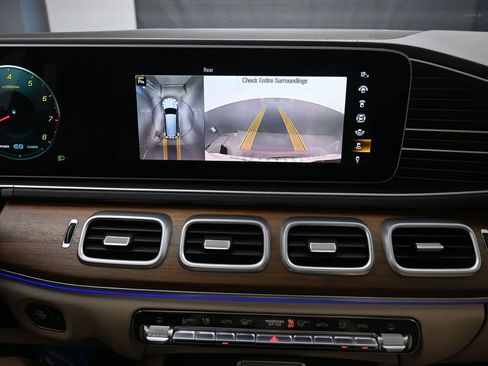 Used 2021 Mercedes-Benz GLS 580 GLS 580 image 12