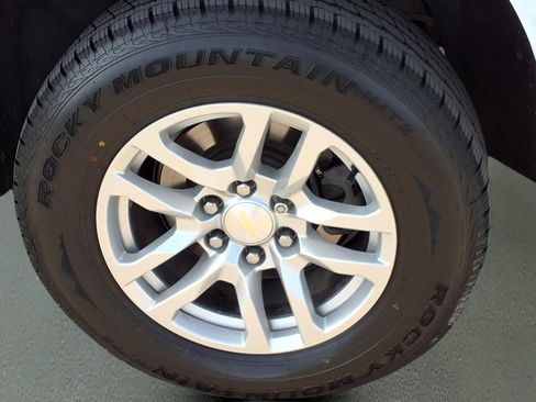 Used 2021 Chevrolet Suburban LS image 29