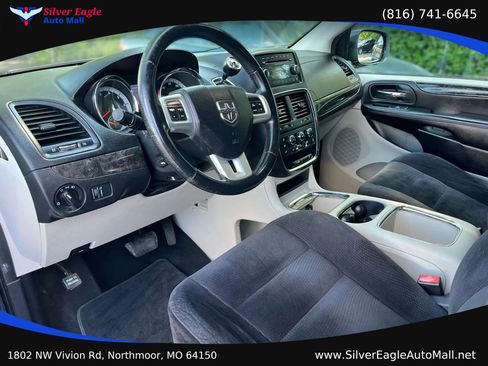 Used 2014 Dodge Grand Caravan SXT w/ Rear Park Assist Package FWD image 6