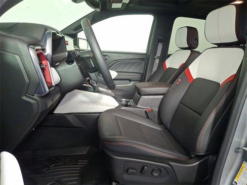 Used 2024 GMC Canyon AT4X image 16