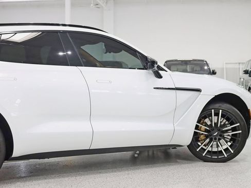 Used 2023 Aston Martin DBX AWD/4WD image 11