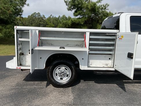 Used 2022 Ford F350 XL w/ Power Equipment Group AWD/4WD image 14