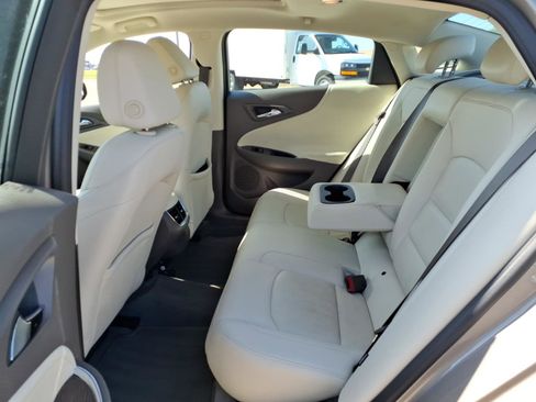 Used 2024 Chevrolet Malibu LT FWD image 18