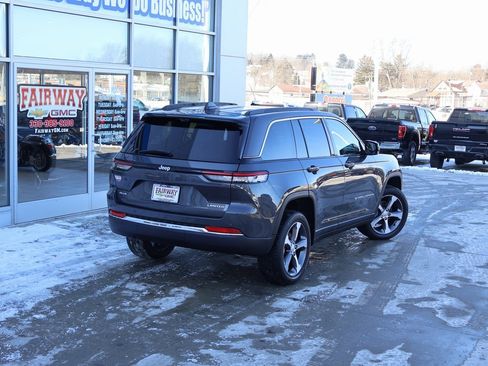 Used 2024 Jeep Grand Cherokee Limited w/ Luxury Tech Group II image 41